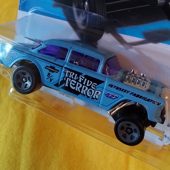 Hot Wheels car - Picture 2 of 3